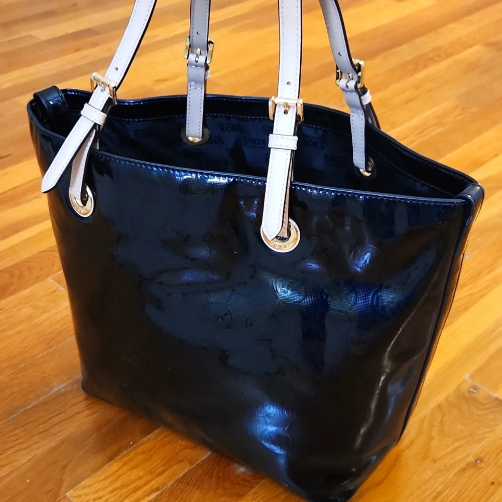 Michael Kors Jet Set Tote